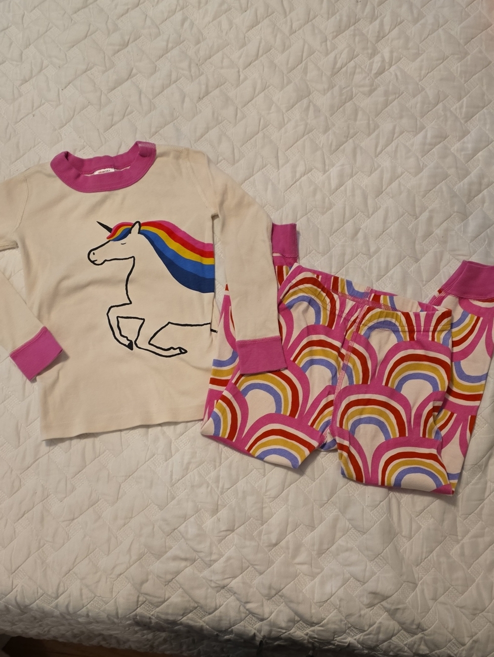Hanna Andersson Cream Unicorn Pajama Set with Pink Trim and Rainbow Mane